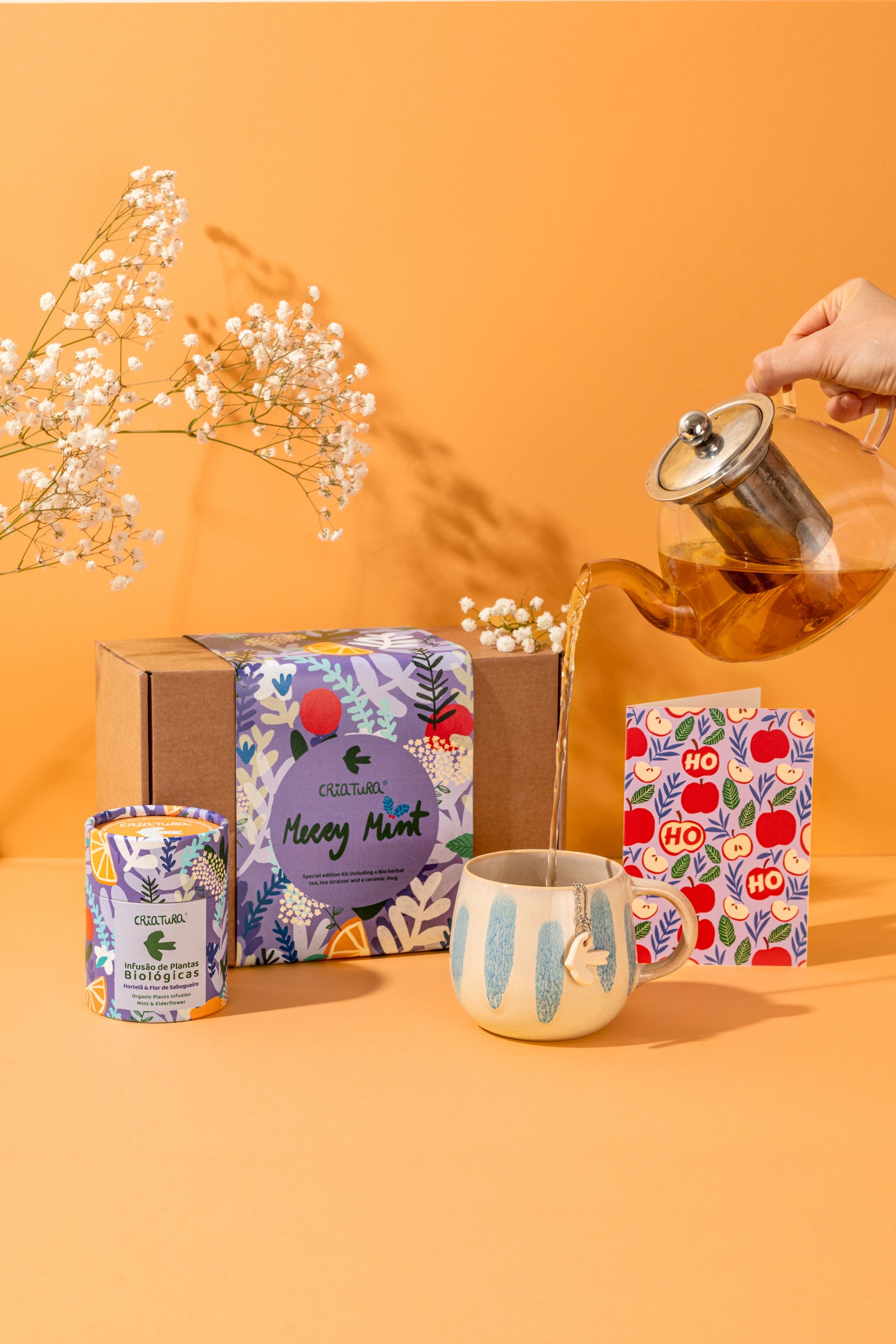 Kit Merry Mint com infusão biológica, caneca de cerâmica portuguesa e infusor