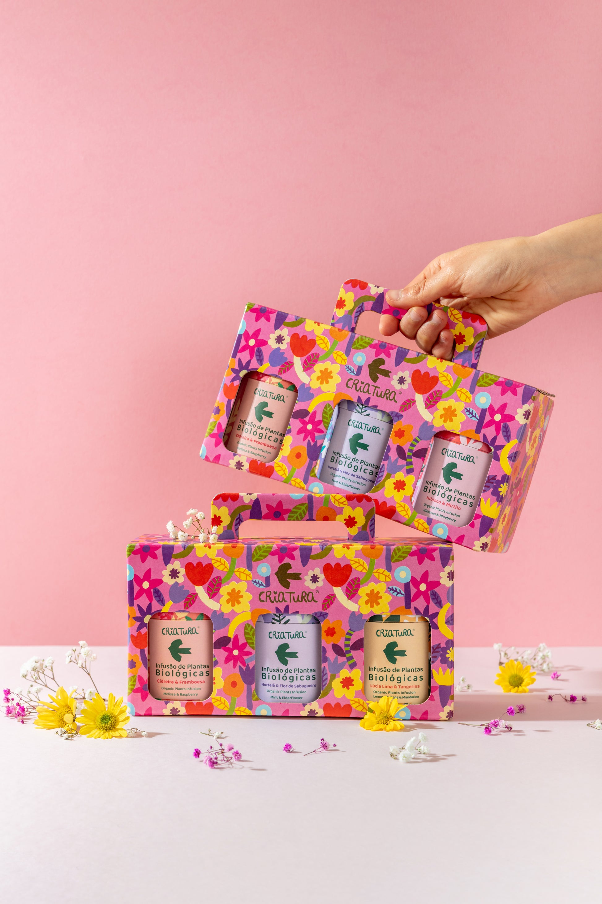 Pack Flower Tea Box com 3 chás biológicos (infusões) de plantas e fruta de pequenos produtores portugueses